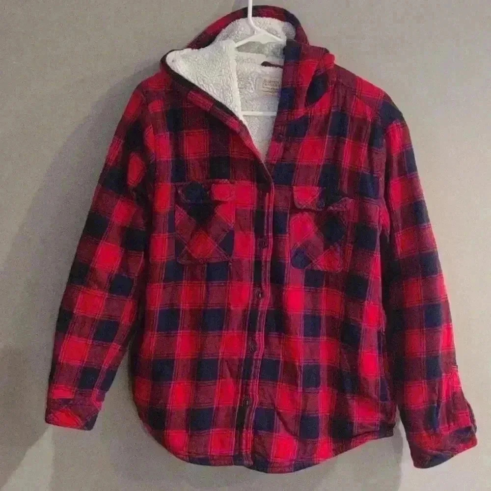 Boston Traders red black plaid button up Sherpa lined shacket women's medium‎